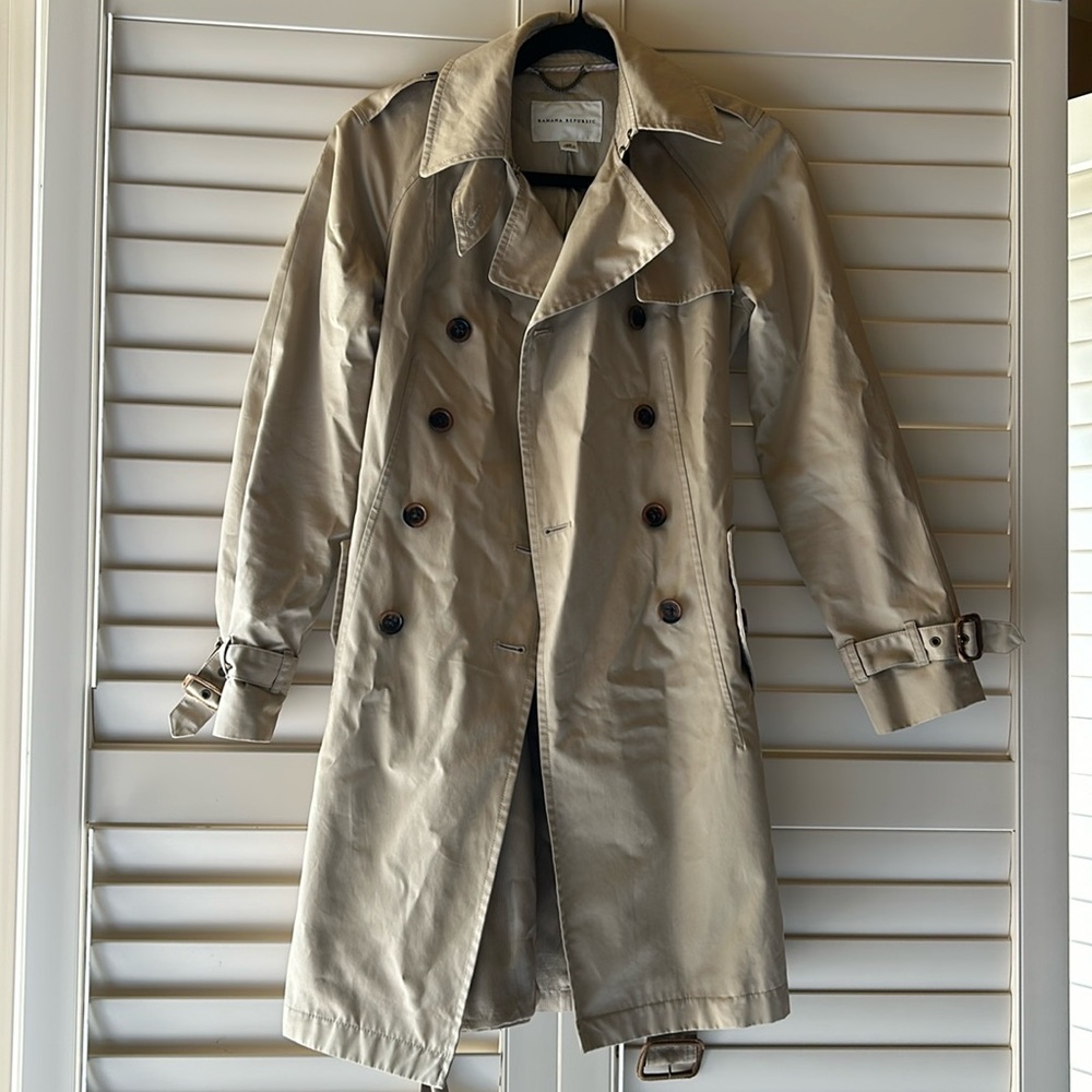 Banana Republic trench coat size XS